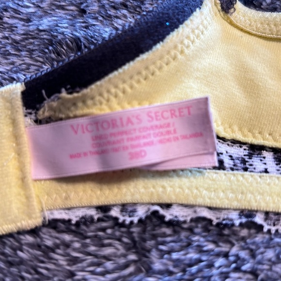 Victoria’s Secret yellow wire bra - Picture 4 of 4